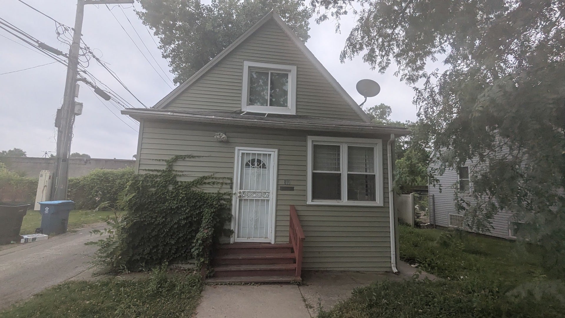 815 W 122nd Street — photo