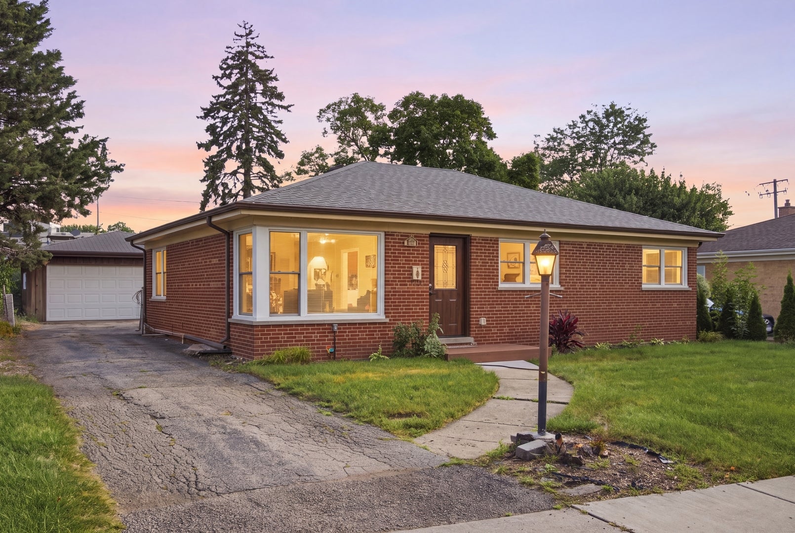 33 Cranbrook Drive — photo
