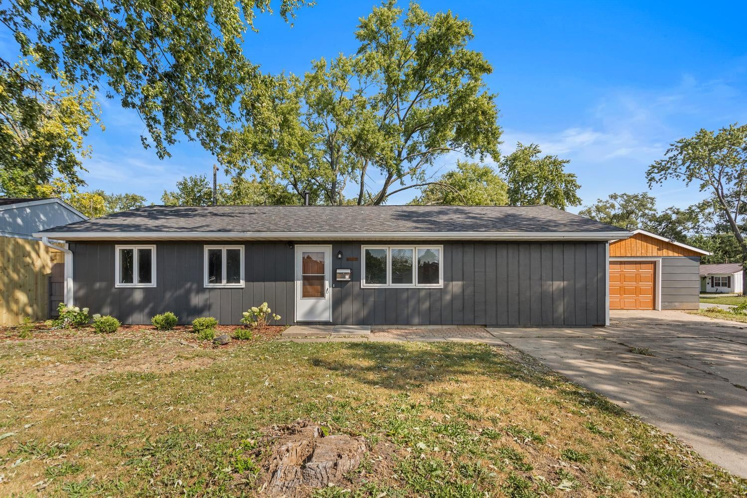 2424 E Washington Drive — photo