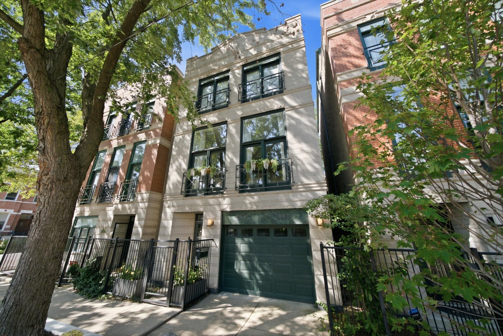 1856 W Superior Street — photo