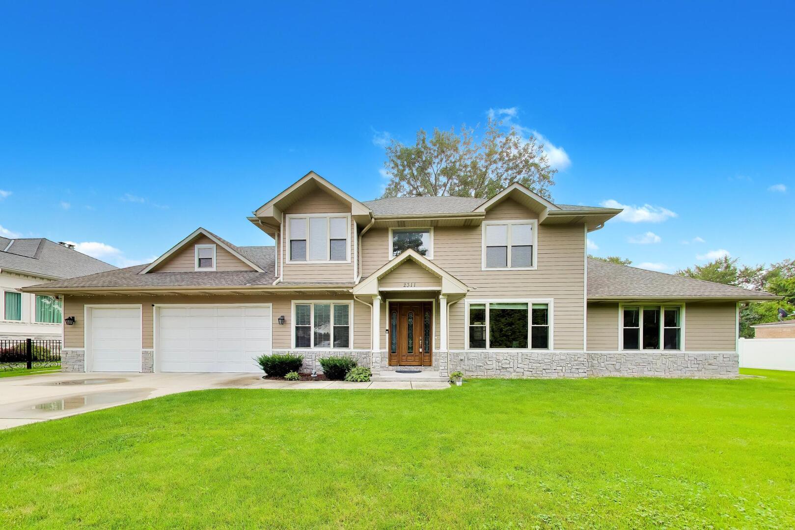 2311 N Arlington Heights Road — photo