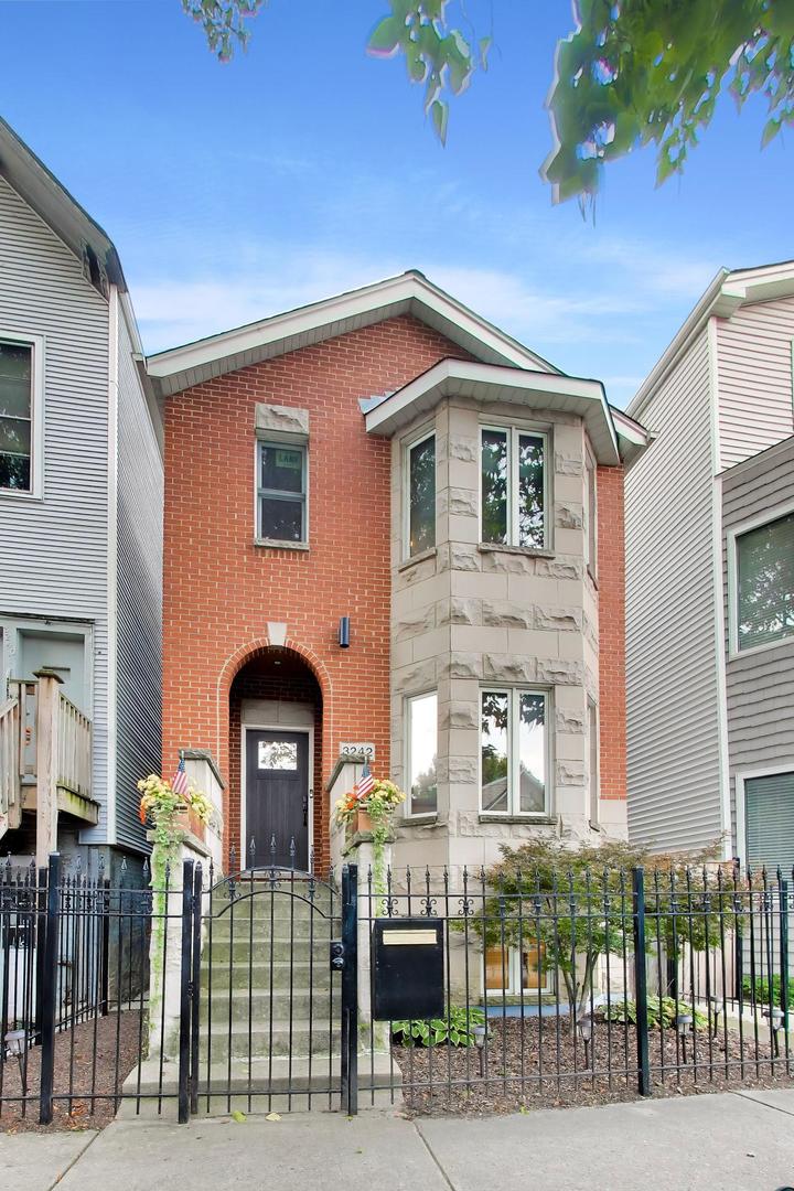 3242 N Leavitt Street — photo