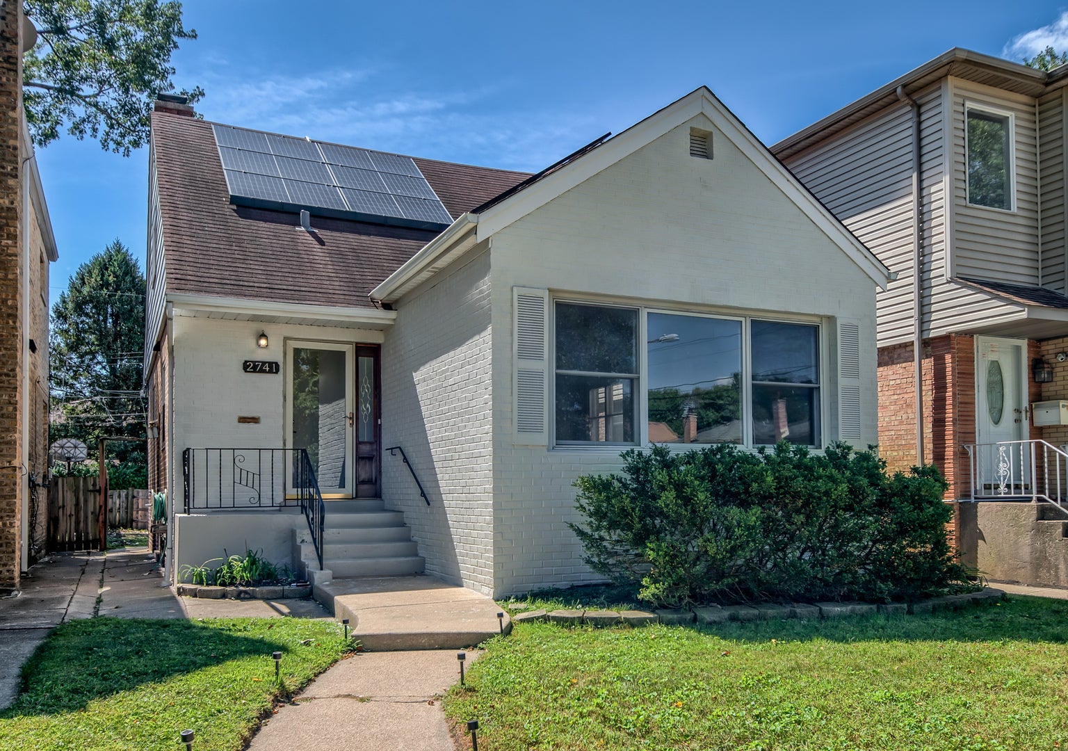 2741 W Chase Avenue — photo