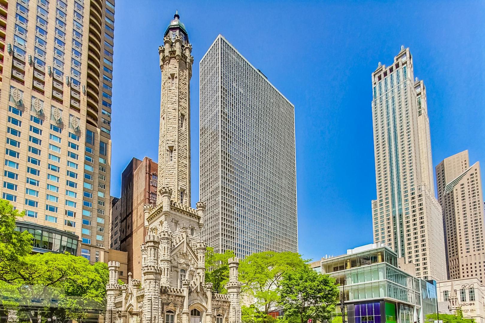 111 E Chestnut Street Ph-Ab — photo