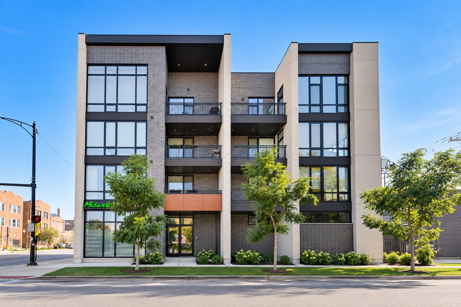 2405 W Iowa Street 402 — photo