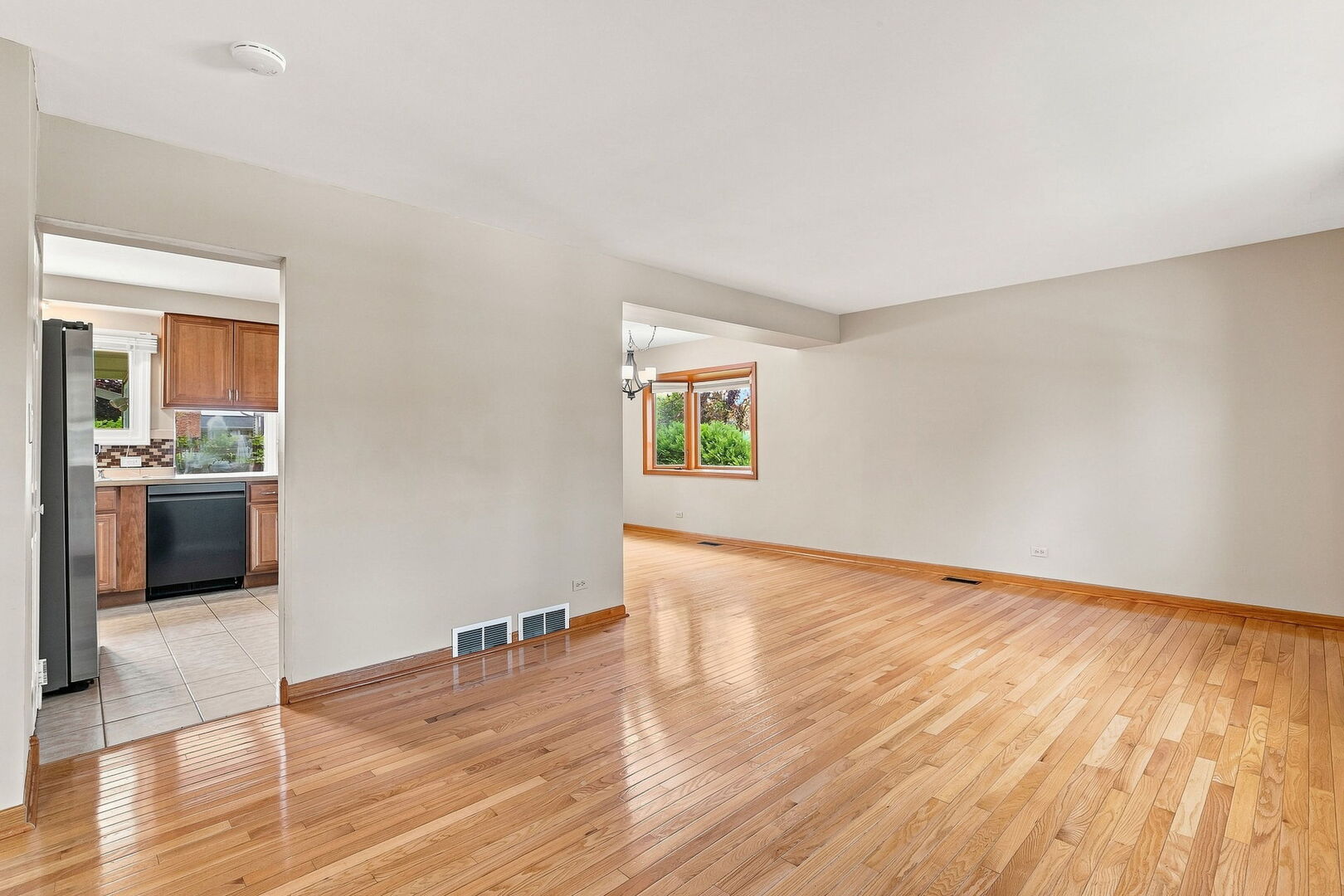 4345 ROCK COVE DR — photo 3