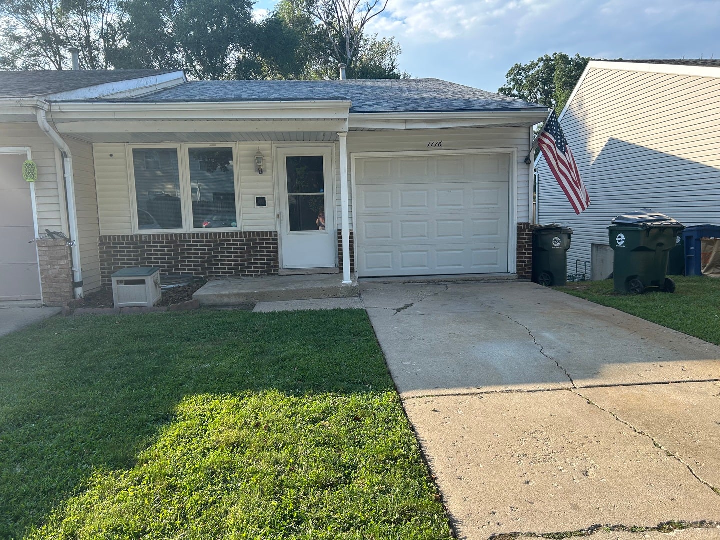 1116 Stratford Lane — photo