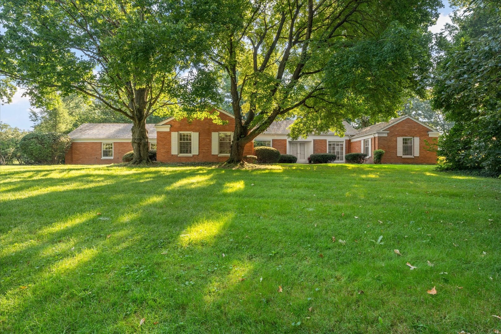 1110 Country Lane — photo