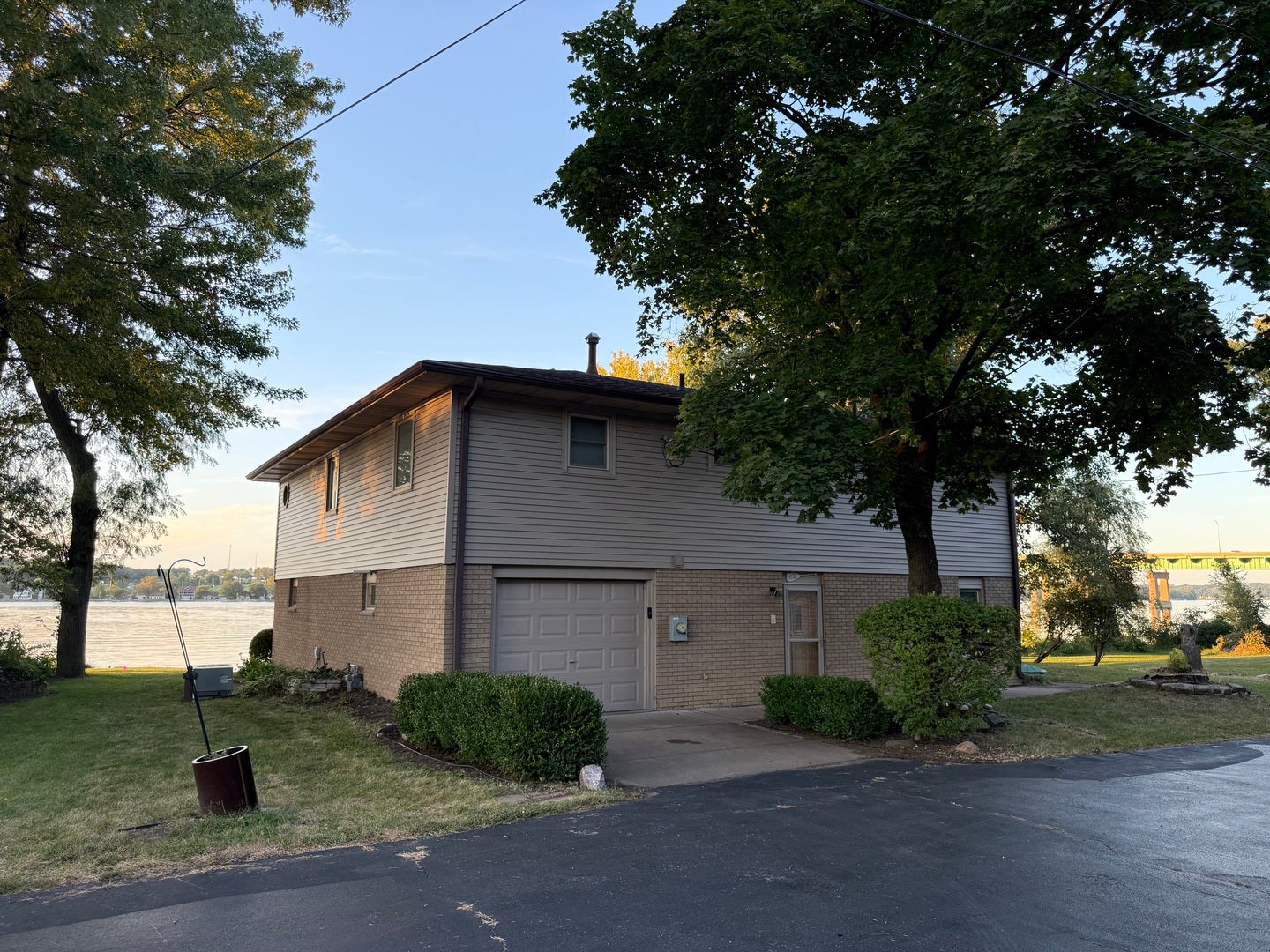 18223 Route 84 N — photo