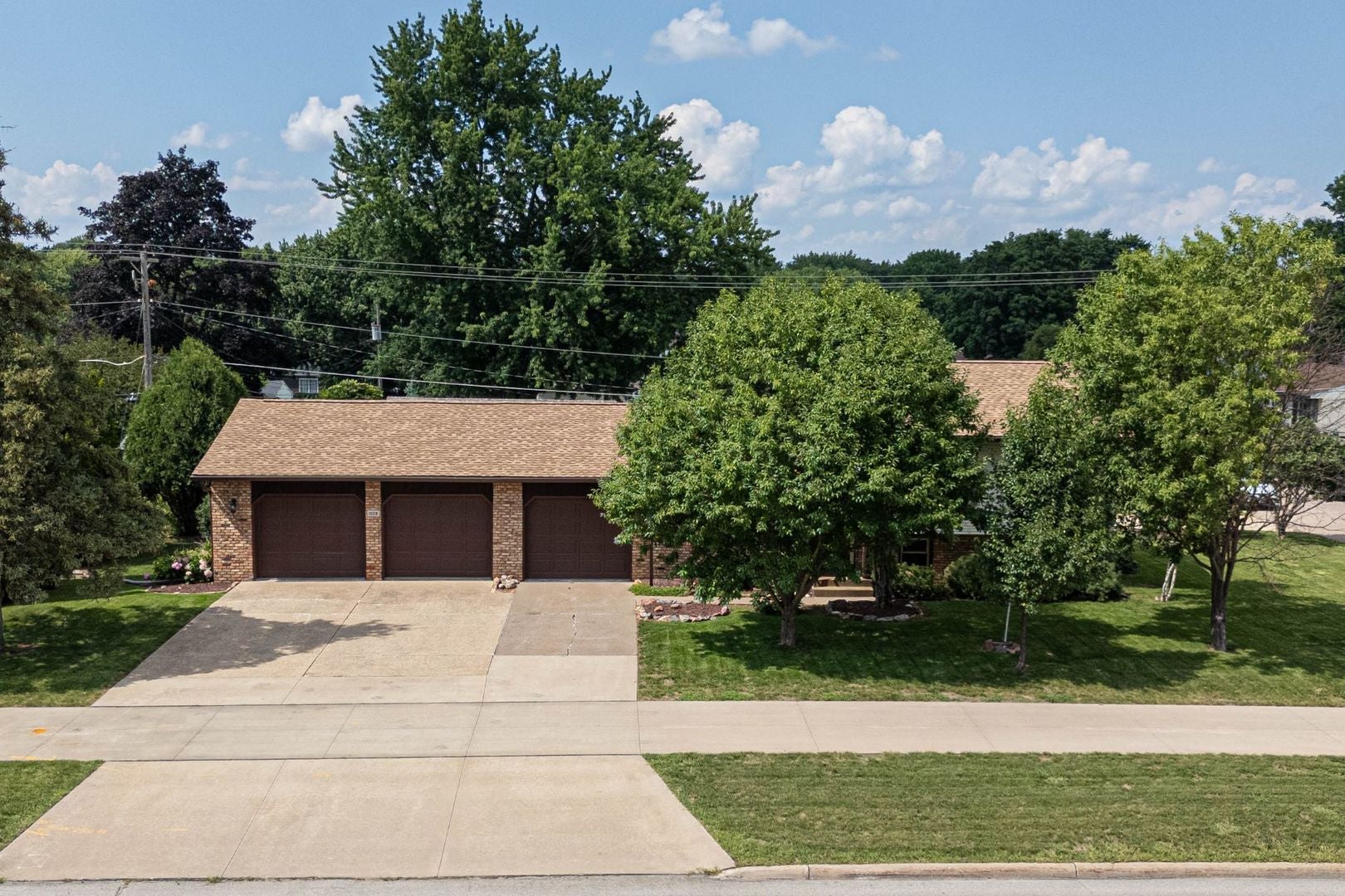 1528 Spruce Hills Drive — photo