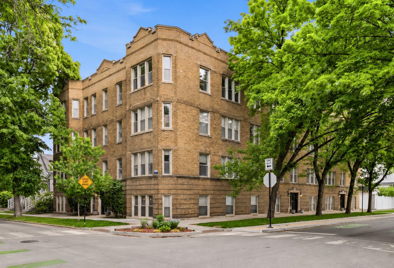 2152 W Ainslie Street D3 — photo