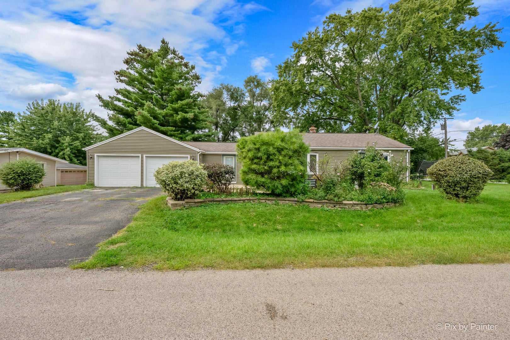 6301 Robert Road — photo