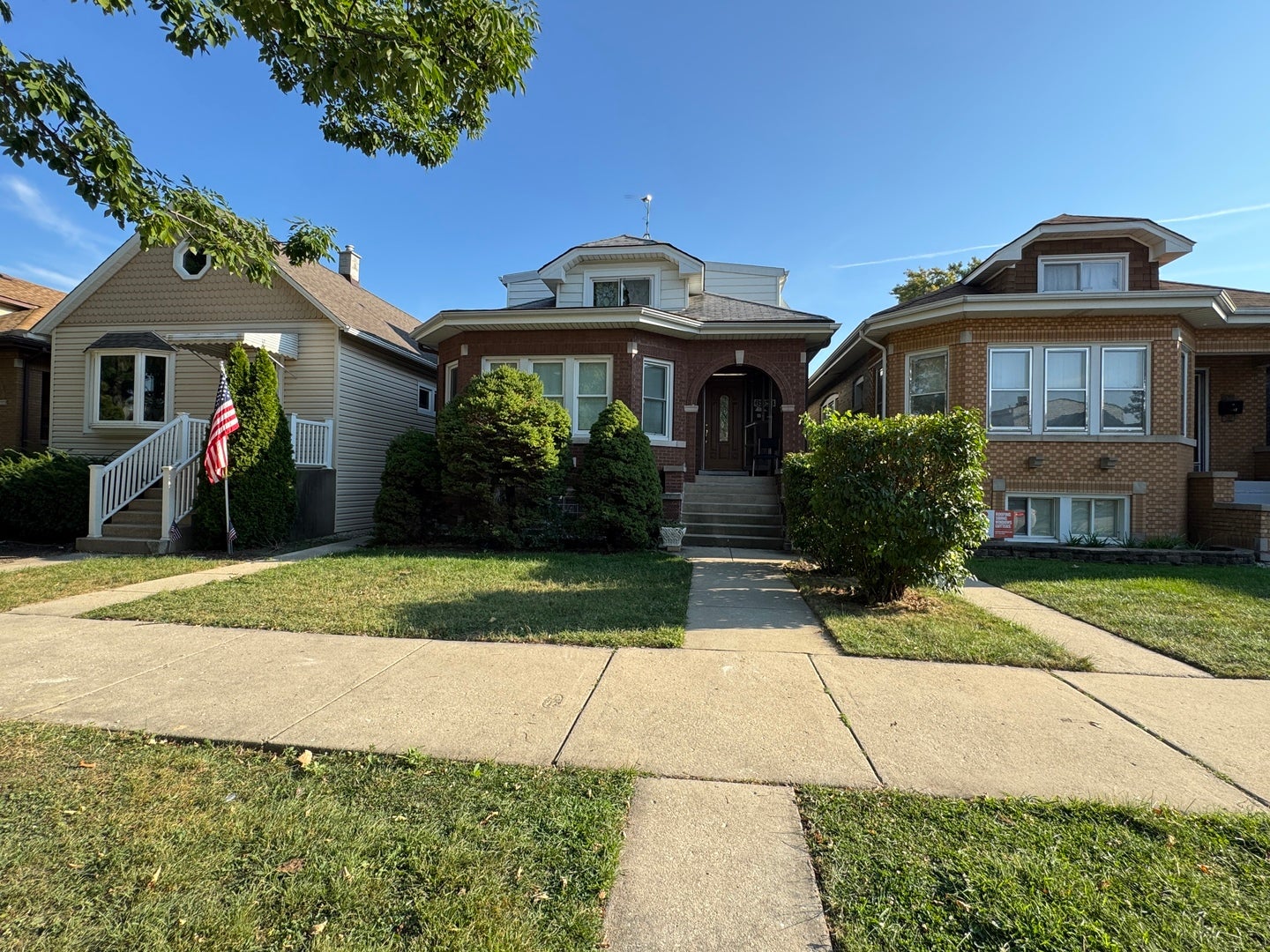 6213 W Eddy Street — photo