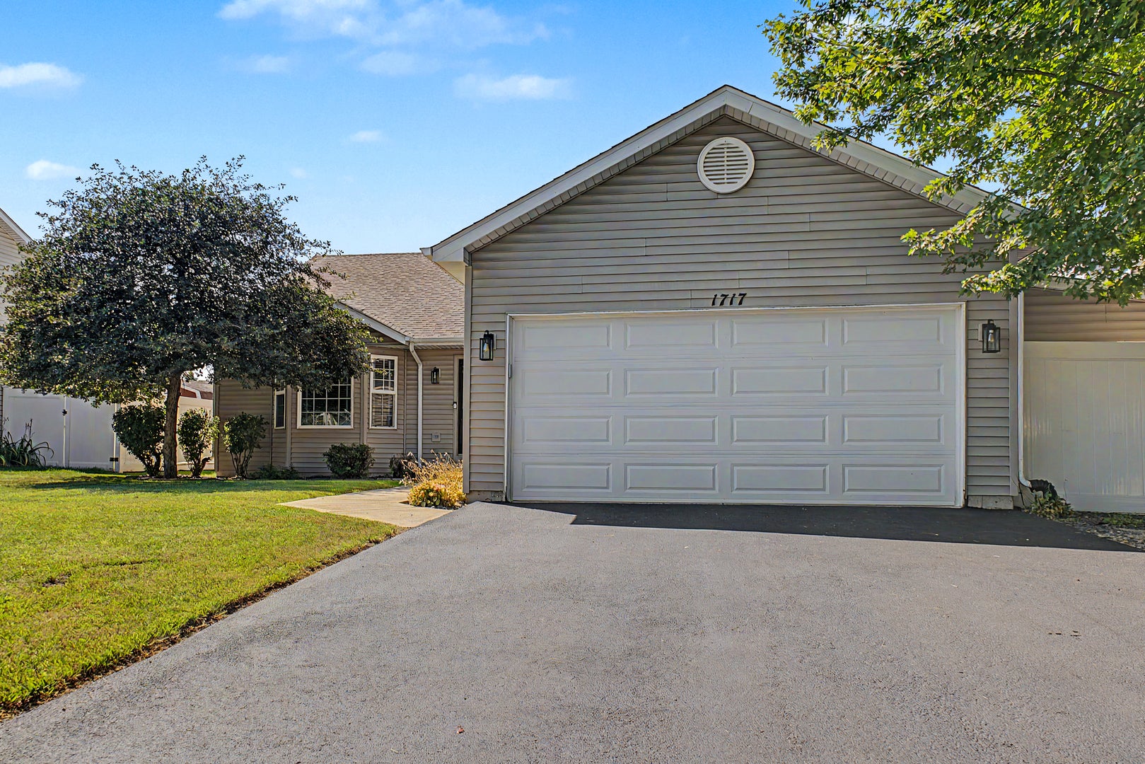 1717 Parkside Drive — photo