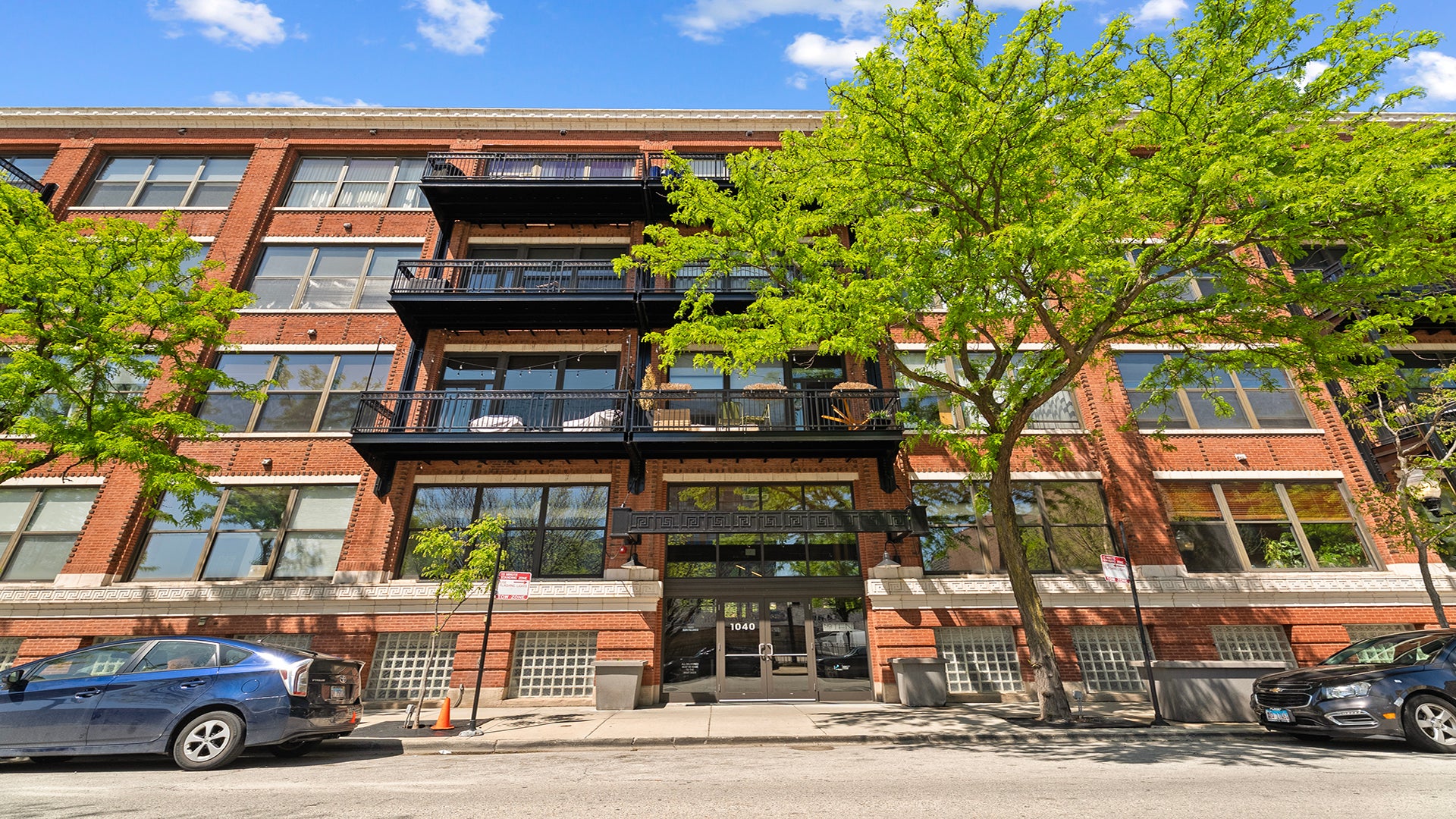 1040 W Adams Street 358 — photo