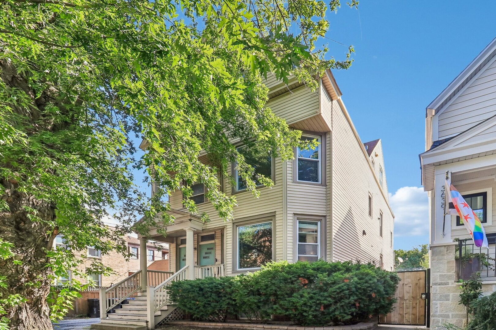 3643 N Hoyne Avenue 2 — photo
