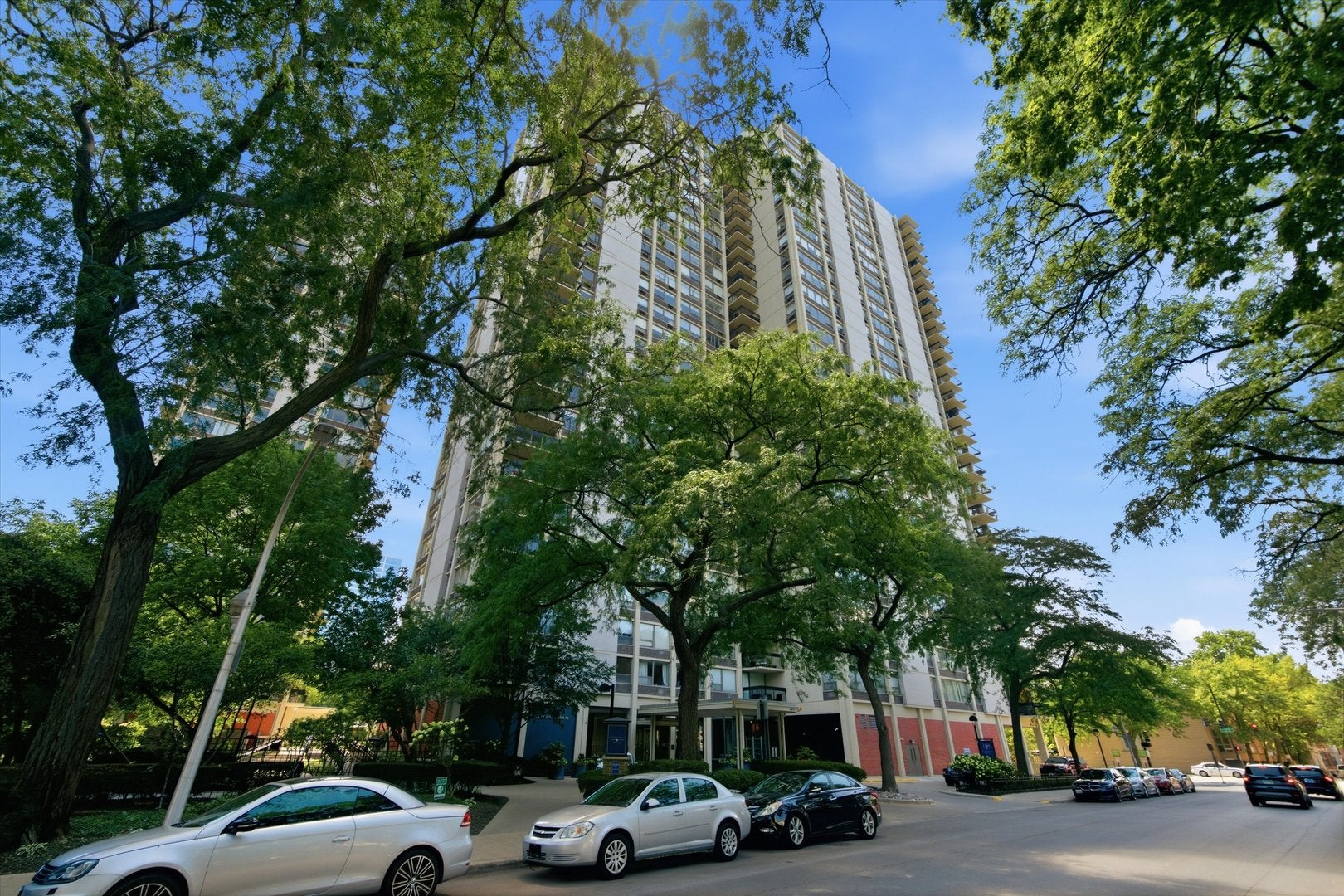 1360 N Sandburg Terrace 2104C — photo