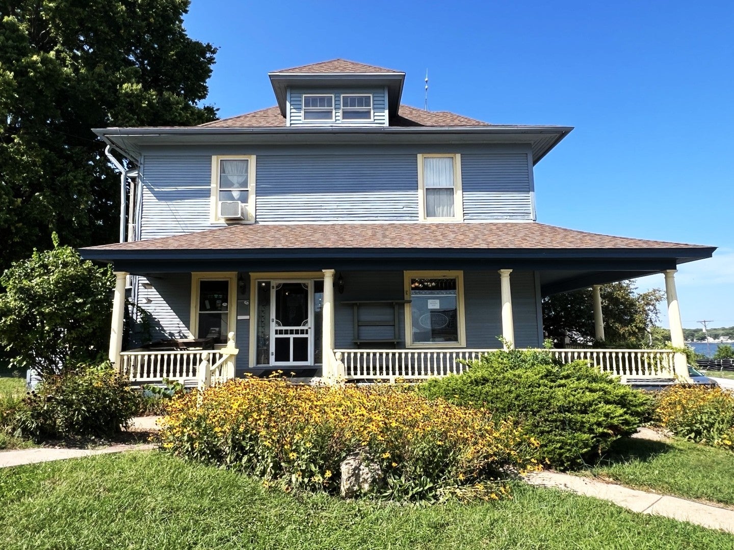 606 N Cody Road — photo