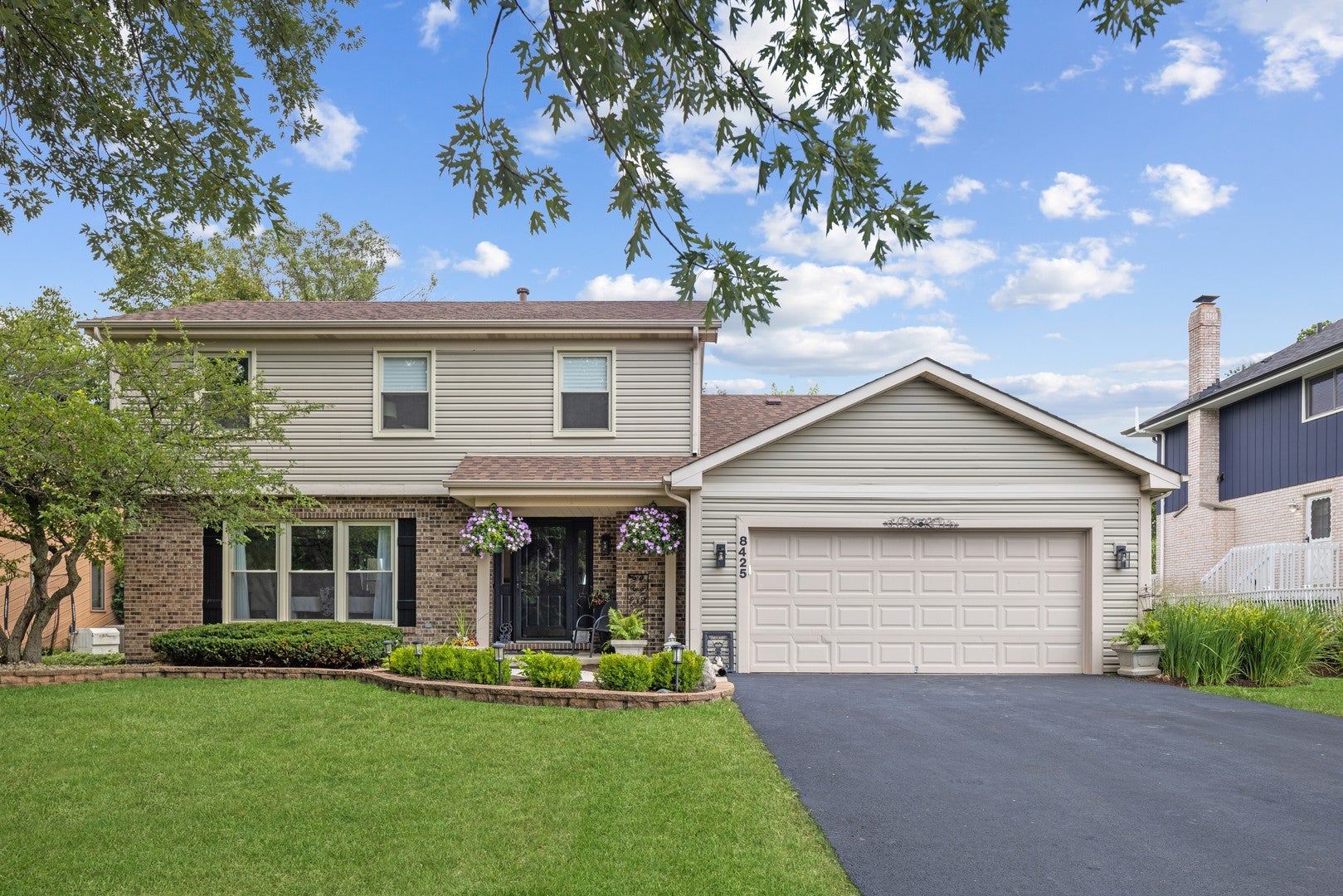 8425 Creekside Lane — photo