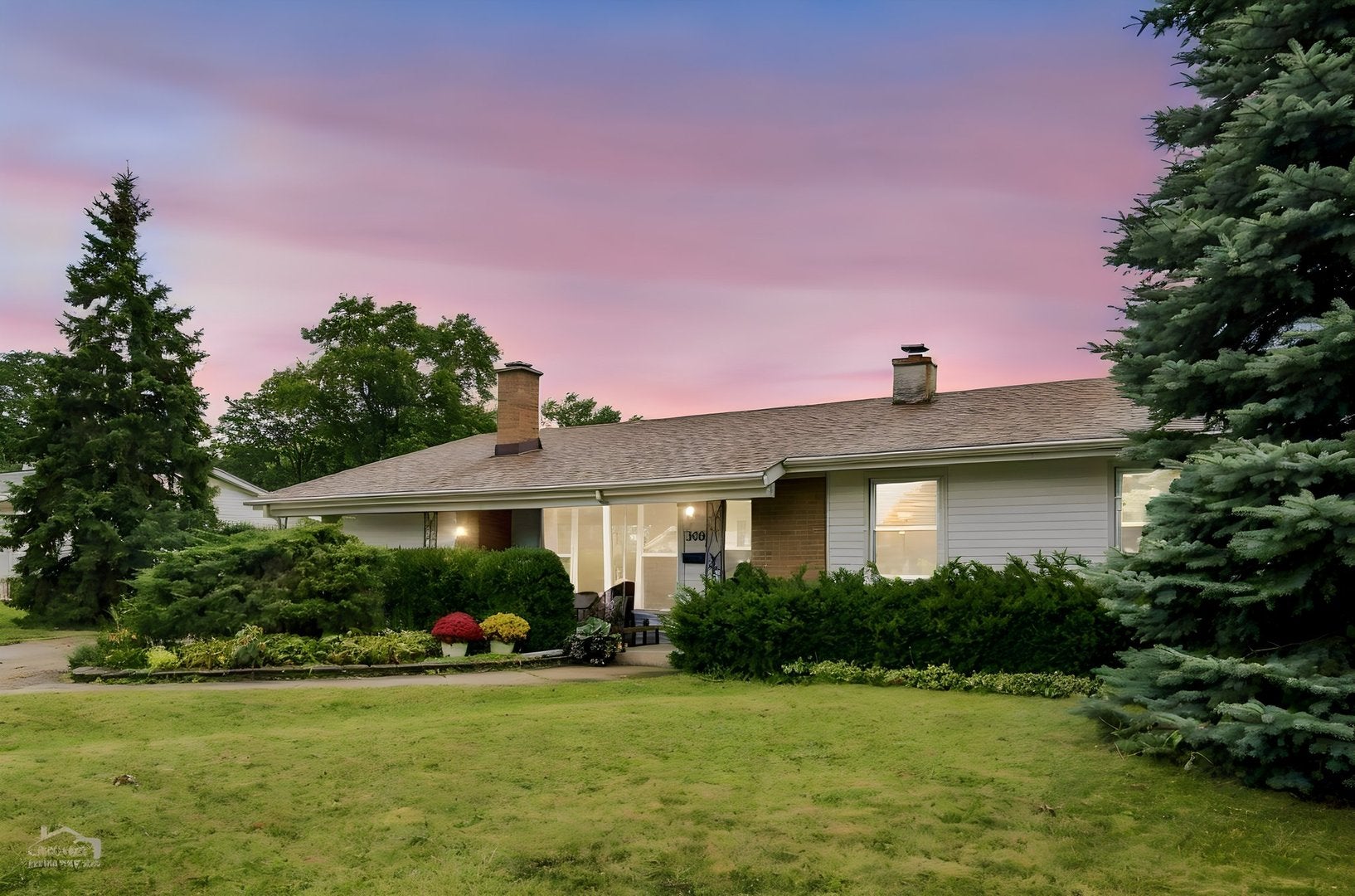 Home in Elk Grove Village, IL 60007 — photo 2