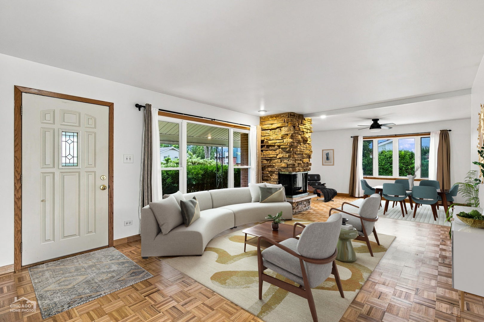 Home in Elk Grove Village, IL 60007 — photo 3