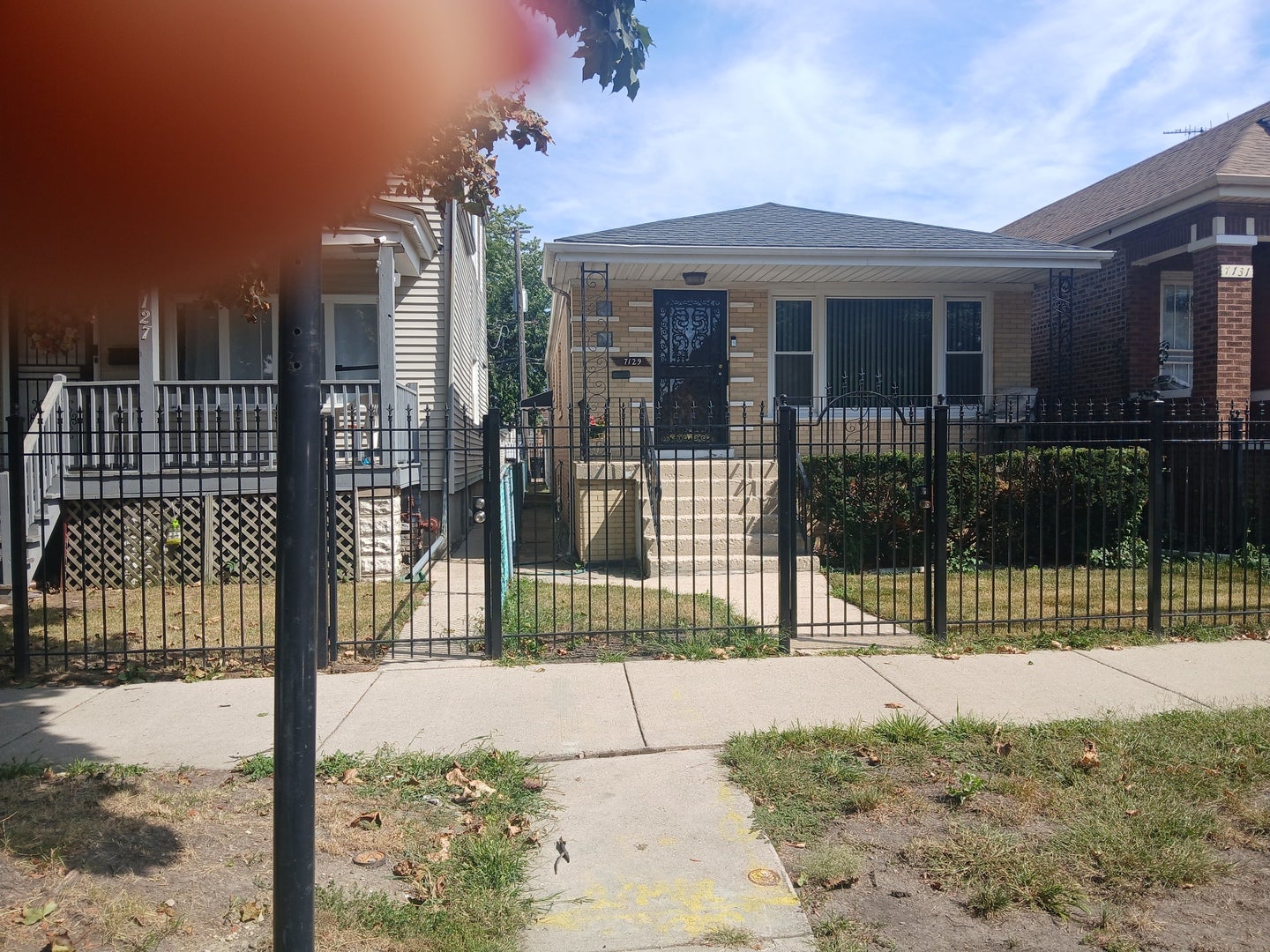 7129 S Oakley Avenue — photo