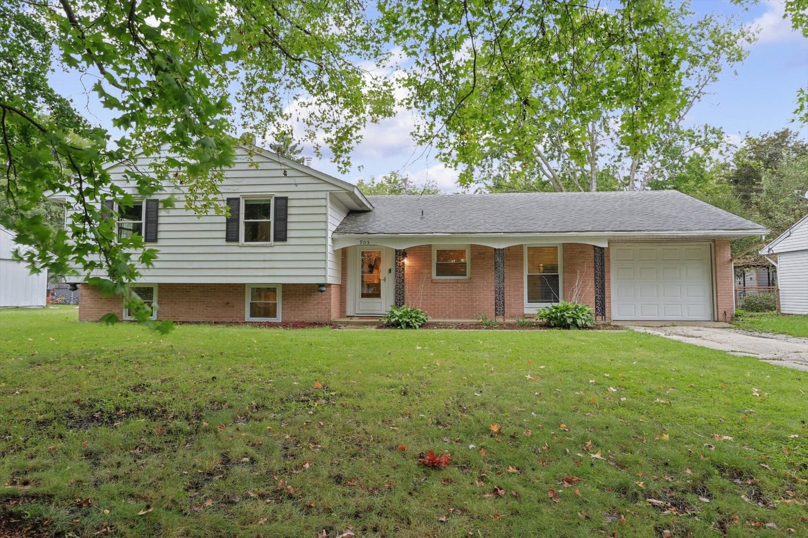 905 Stratford Drive — photo