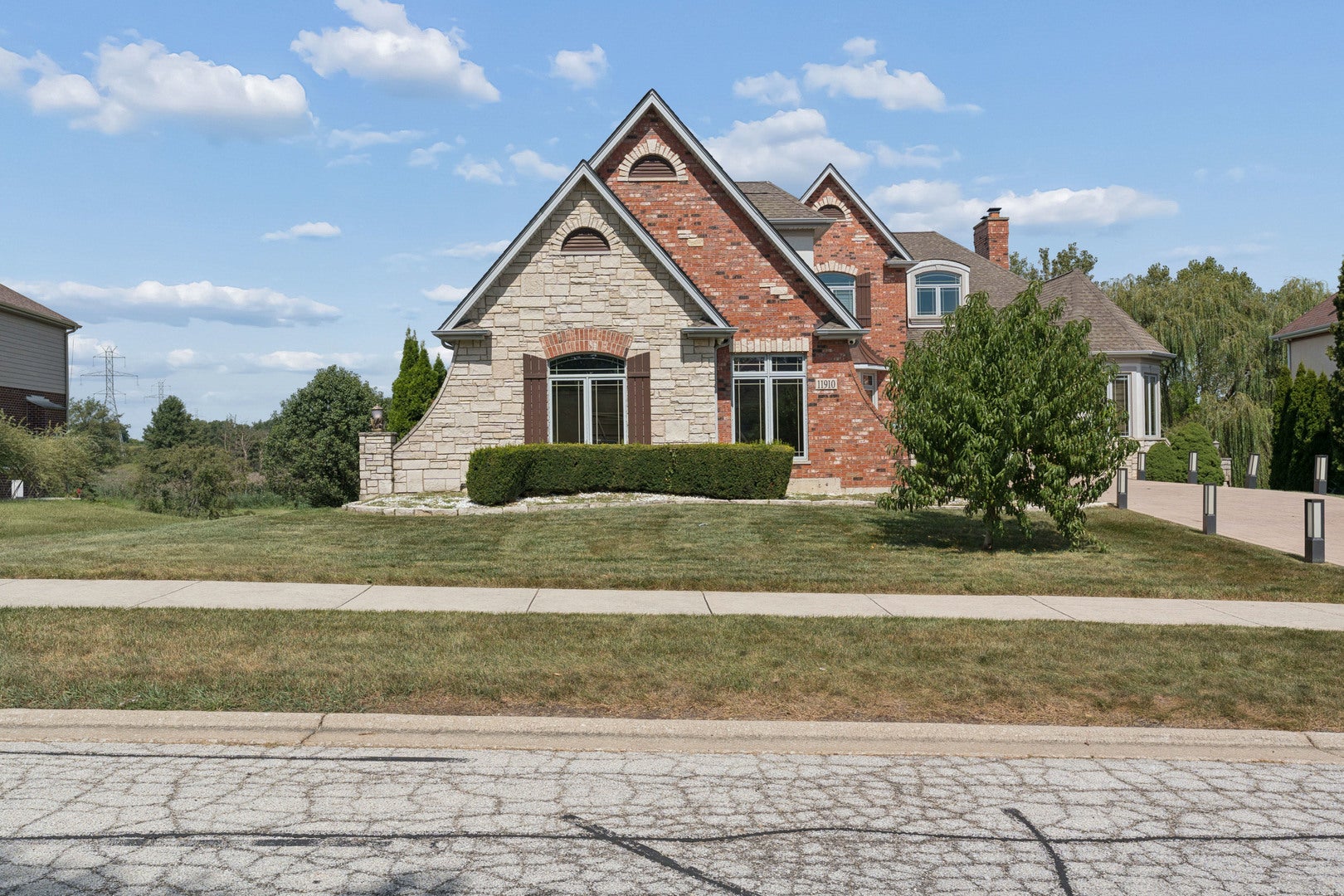 11910 Bates Court — photo