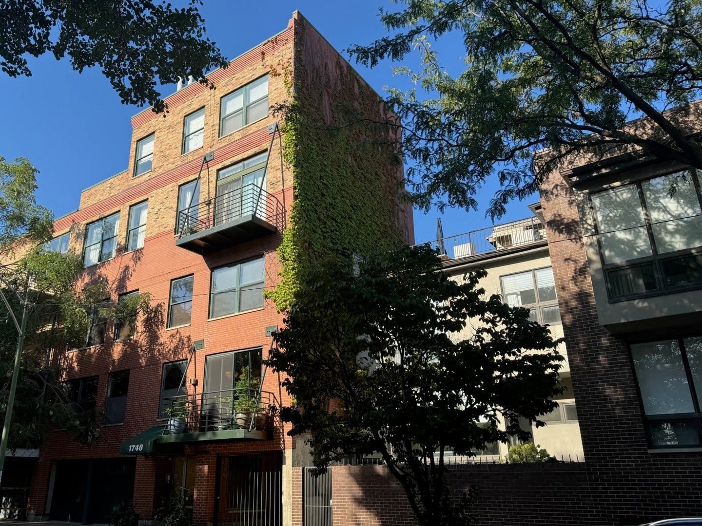 1740 N Marshfield Avenue 26 — photo