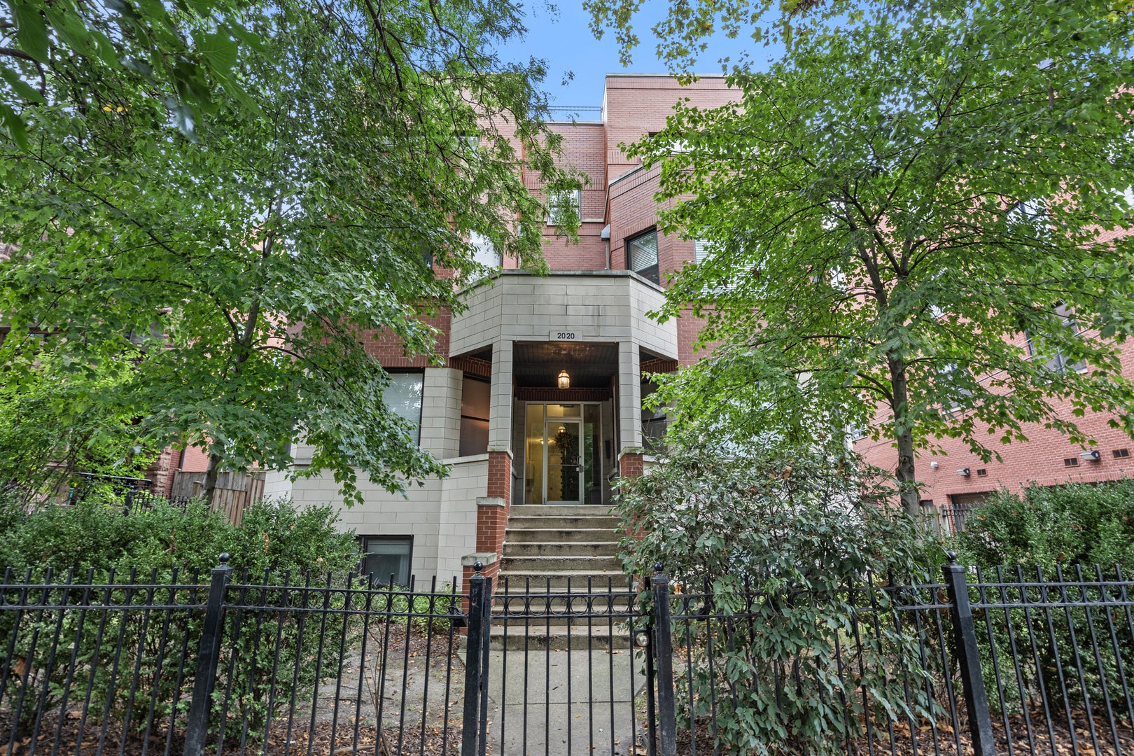 2020 W Pierce Avenue 8 — photo