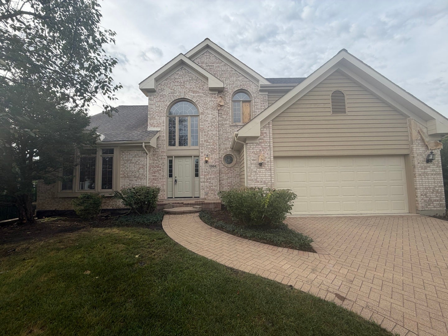 1304 Champagne Court — photo