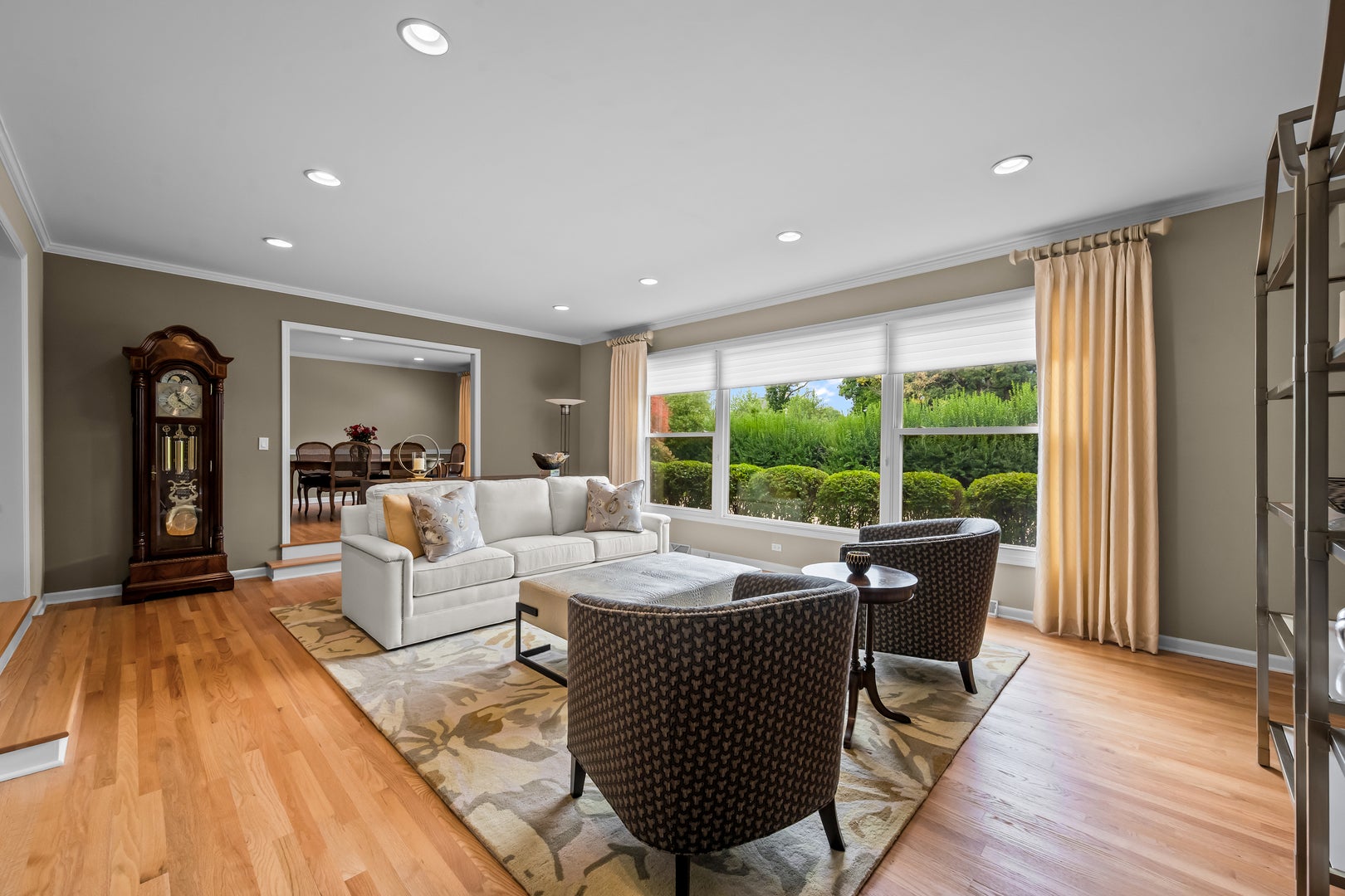 Home in Northbrook, IL 60062 — photo 3