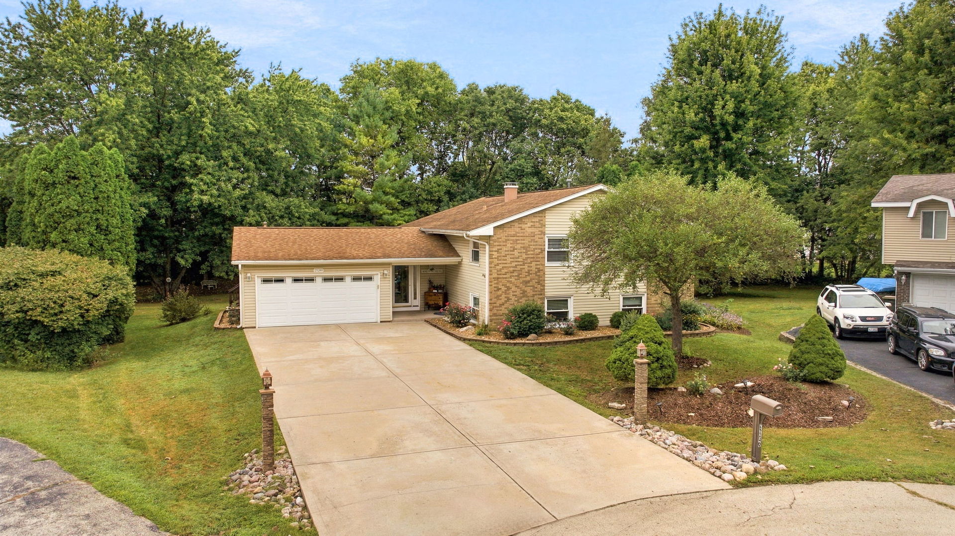 25240 W Marble Court — photo