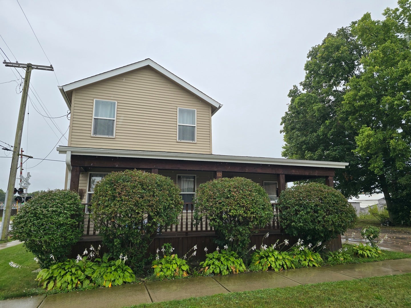 112 E Main Street — photo