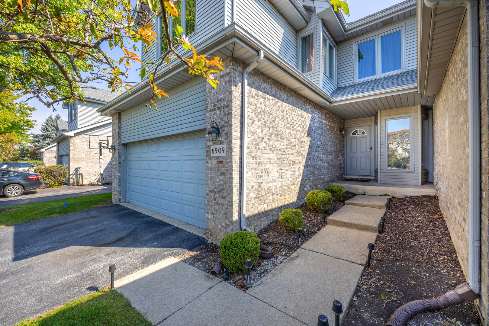 6909 Lexington Court — photo
