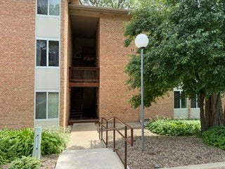 5813 Oakwood Drive D — photo