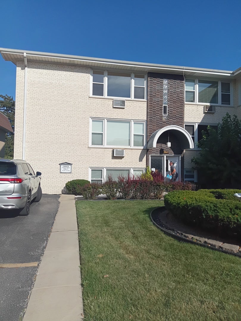 5947 N Odell Avenue 6 — photo