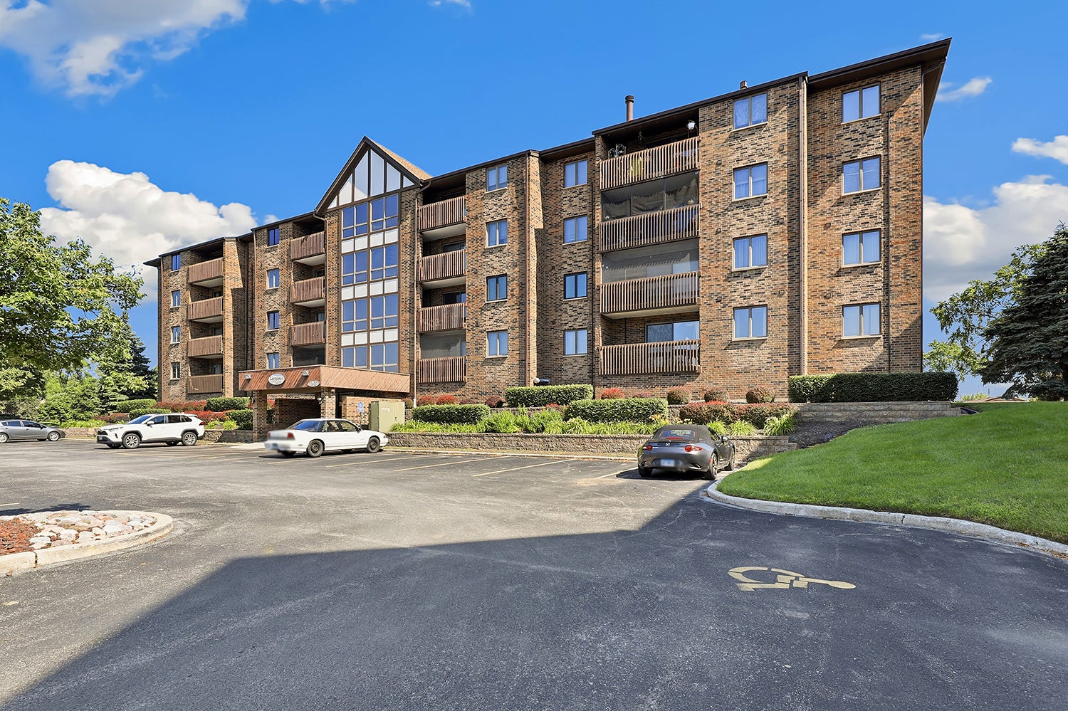 10420 Circle Drive 24B — photo