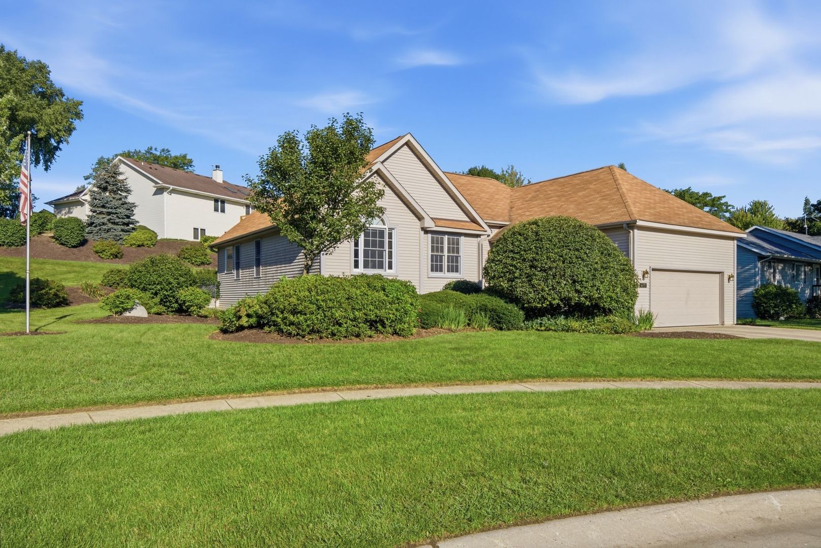 809 Tuckaway Court — photo