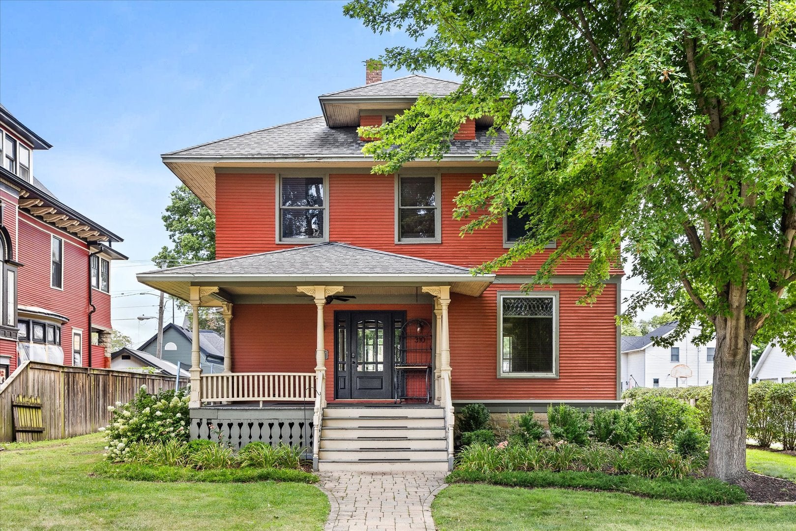 310 E Jefferson Street — photo