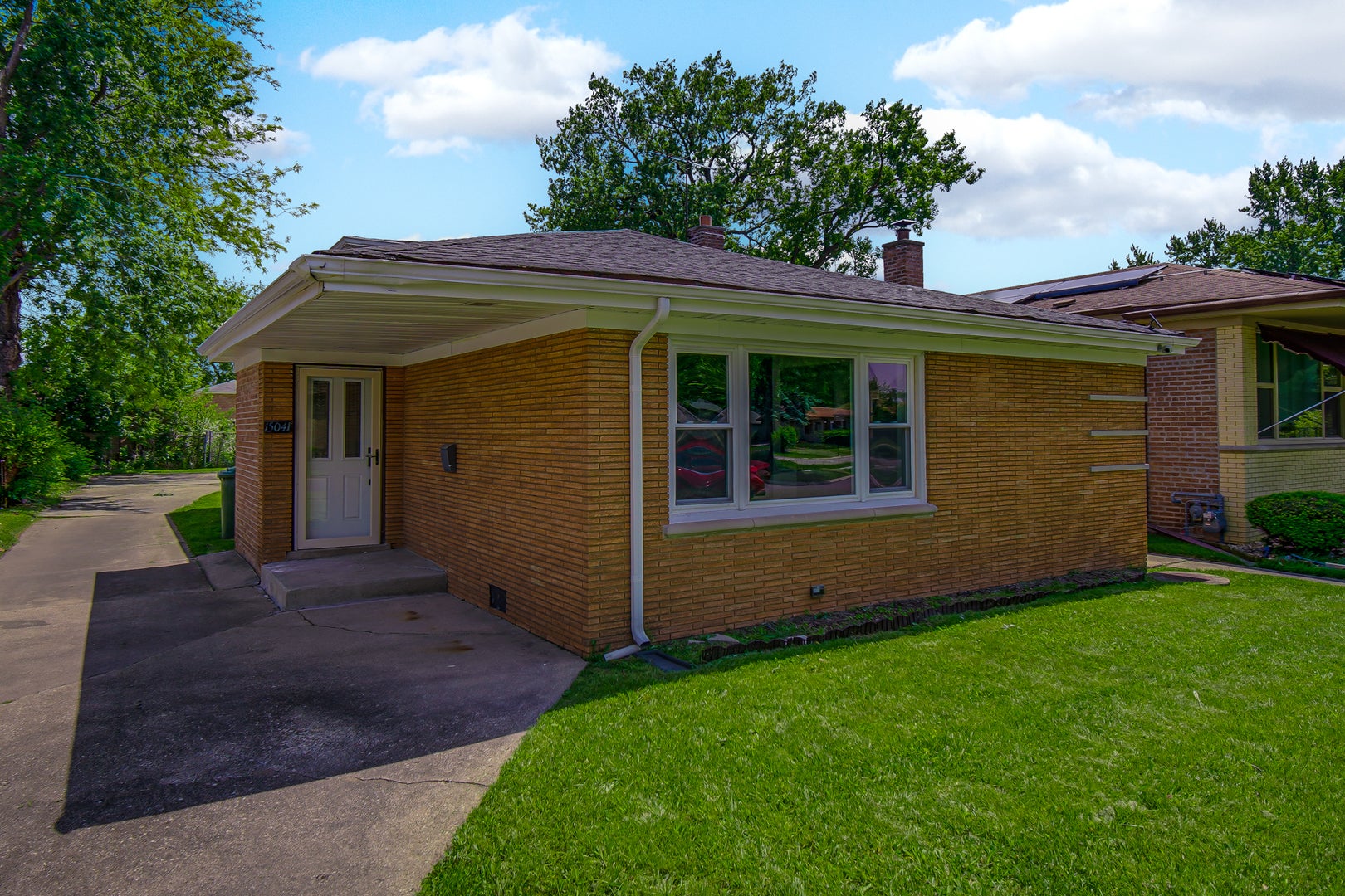 15041 Irving Avenue — photo