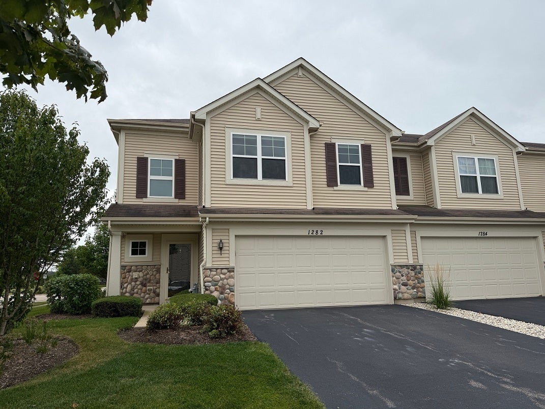 1282 Newport Circle — photo