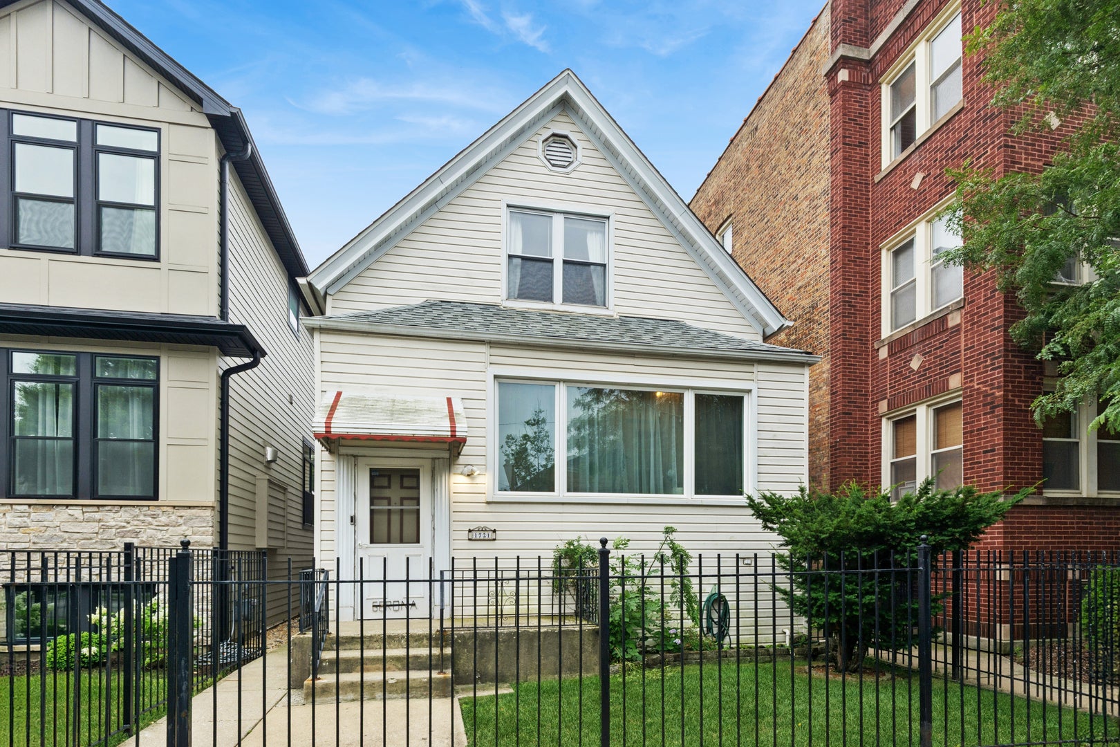 1721 W Foster Avenue — photo