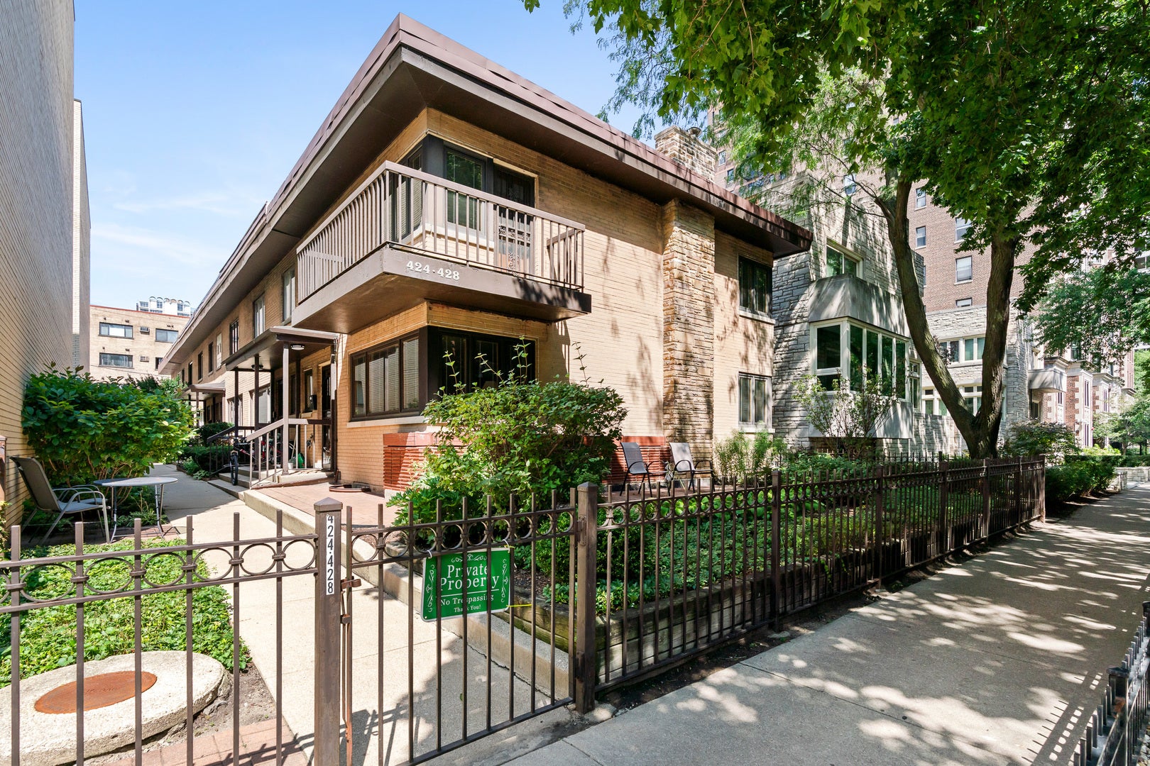 428 W Wellington Avenue B — photo