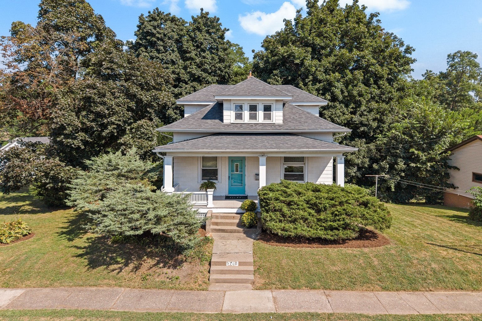 2706 Oak Street — photo
