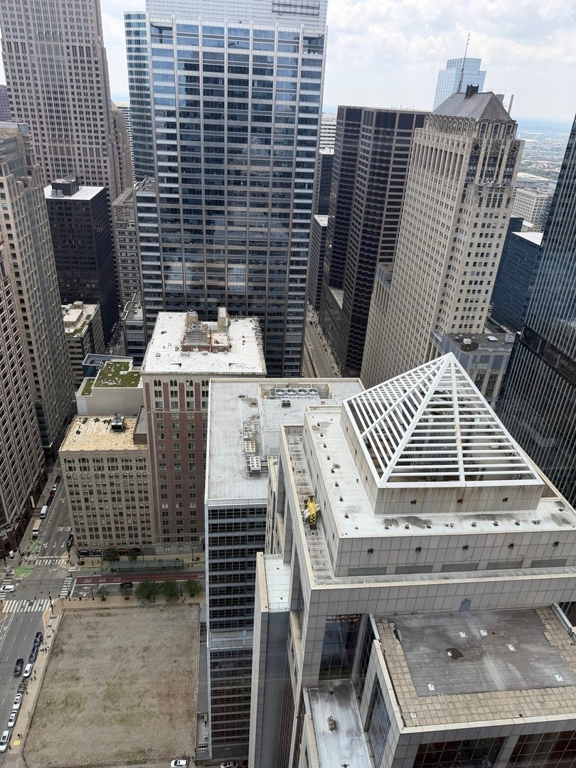 155 N Wacker Drive — photo