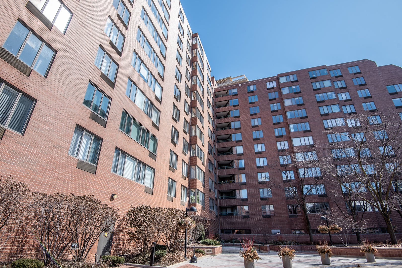 801 S Plymouth Court 417 — photo