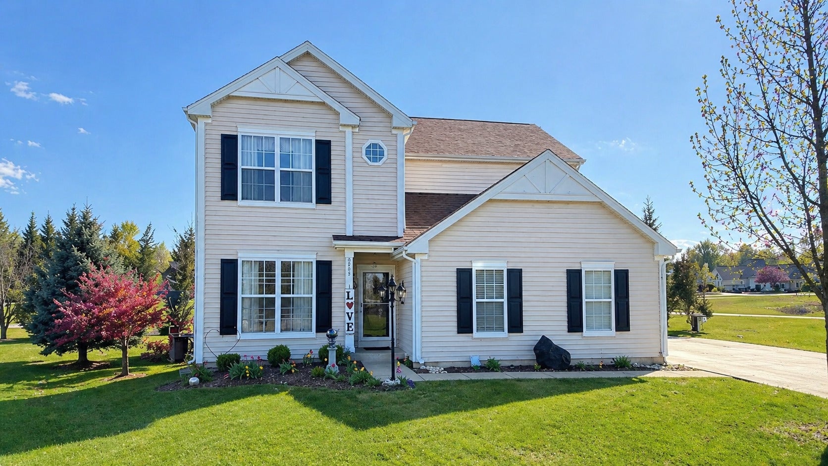 2039 Greenview Drive — photo