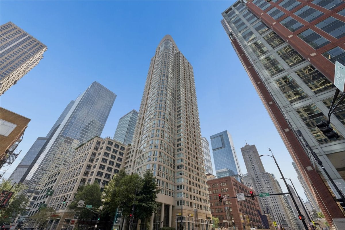 345 N LaSalle Street 4601 — photo