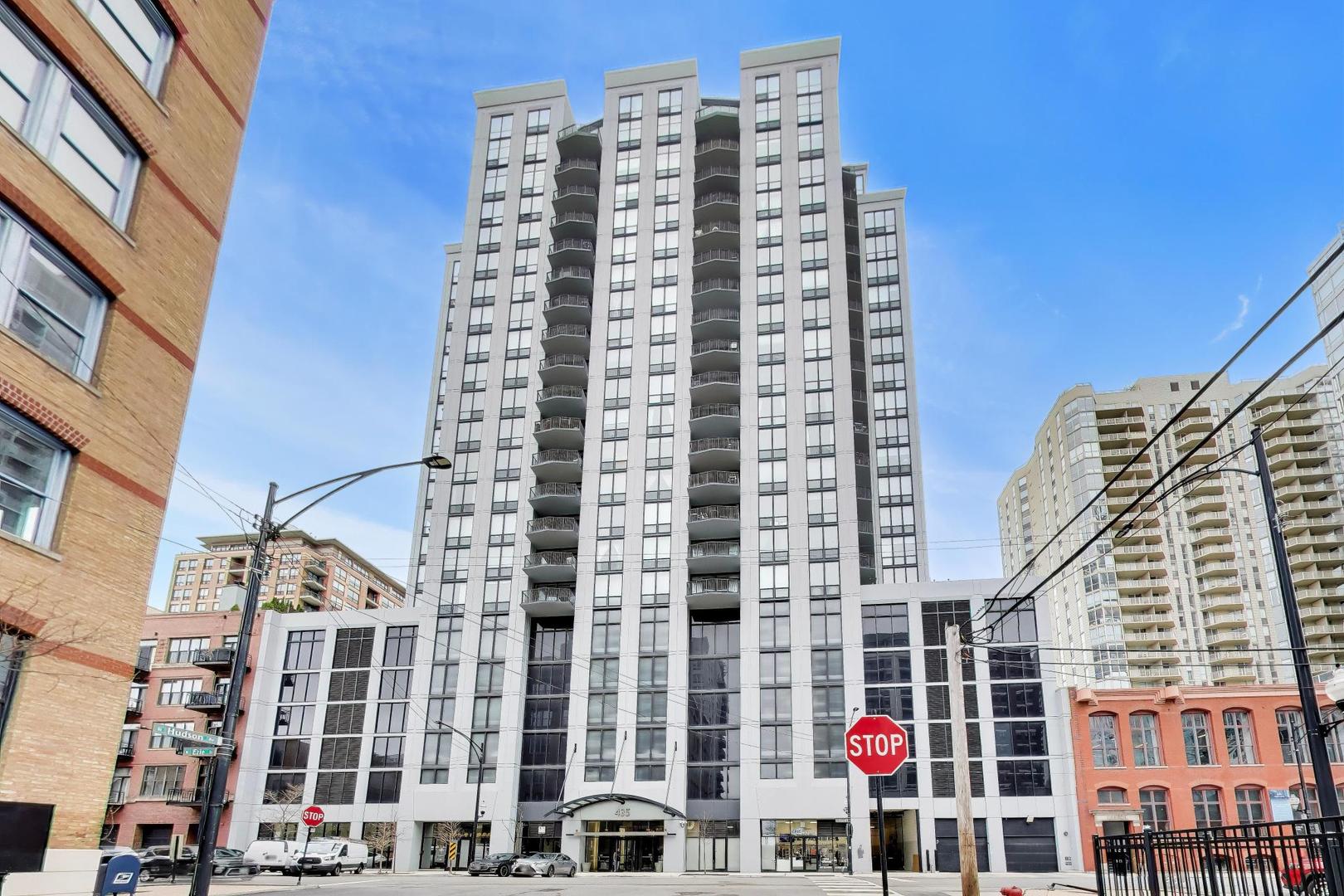 435 W Erie Street 701 — photo